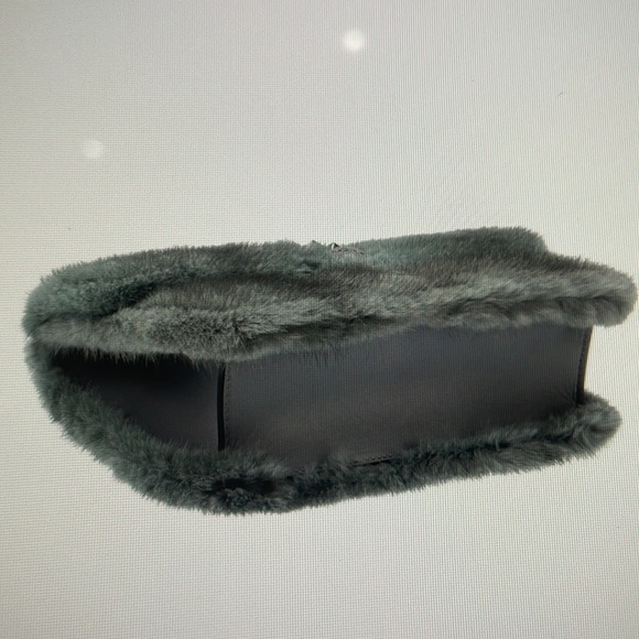 Valentino mink shoulder bag. Blue-green fur with gold tone hardware like nee - Picture 3 of 5